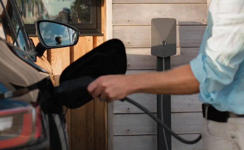 Noodstroom elektrische auto opladen bij stroomstoring
