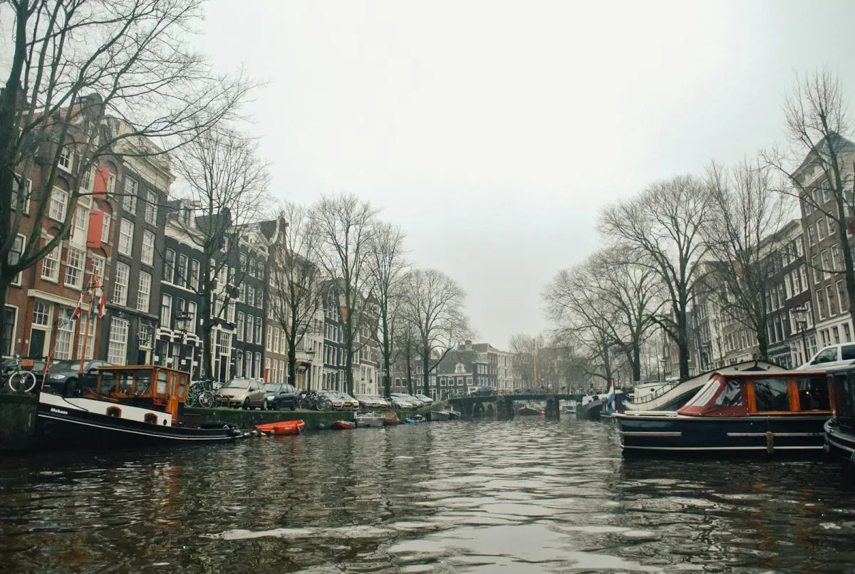 Noodstroom woonboot Friesland: gids 2026